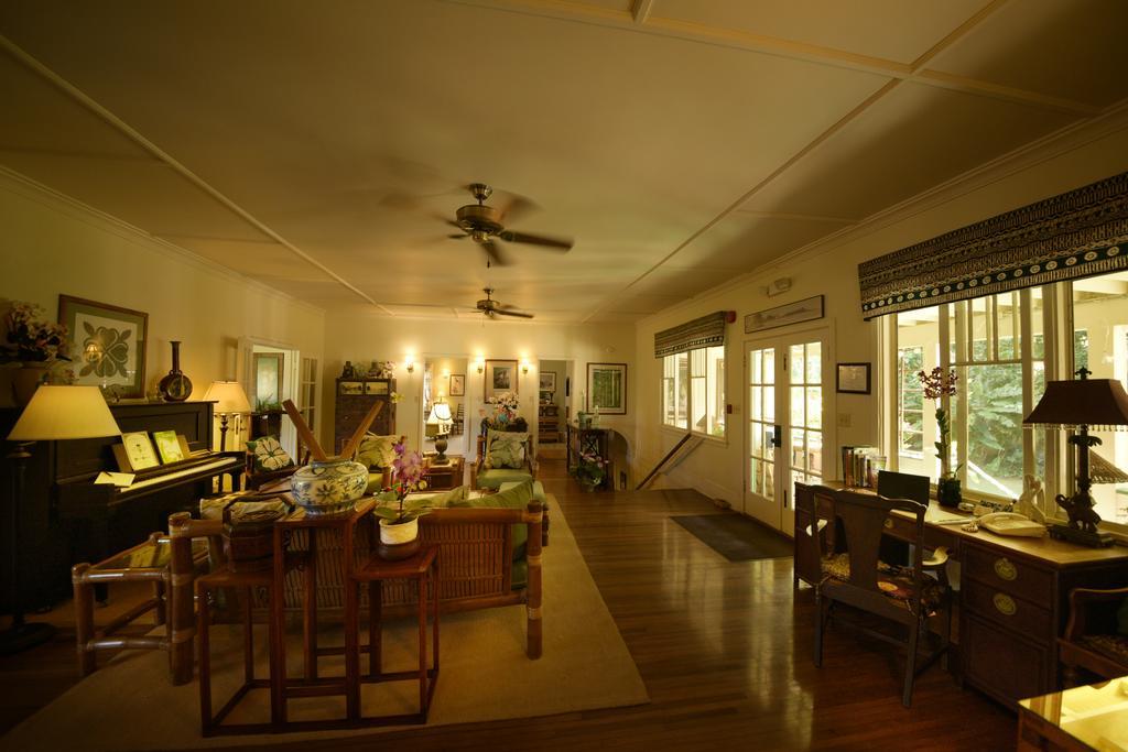 The Historic Wailuku Inn Maui Экстерьер фото
