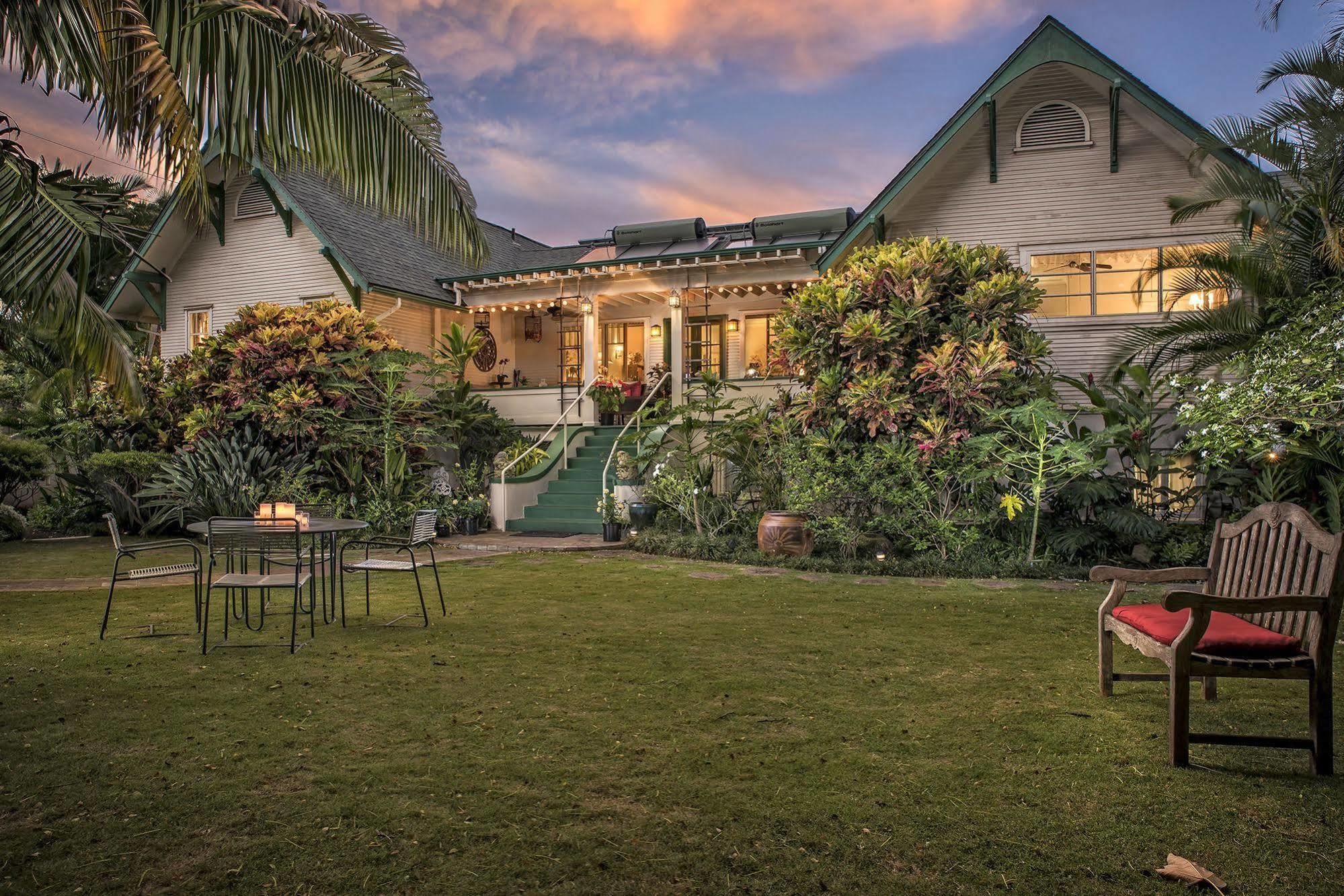 The Historic Wailuku Inn Maui Экстерьер фото